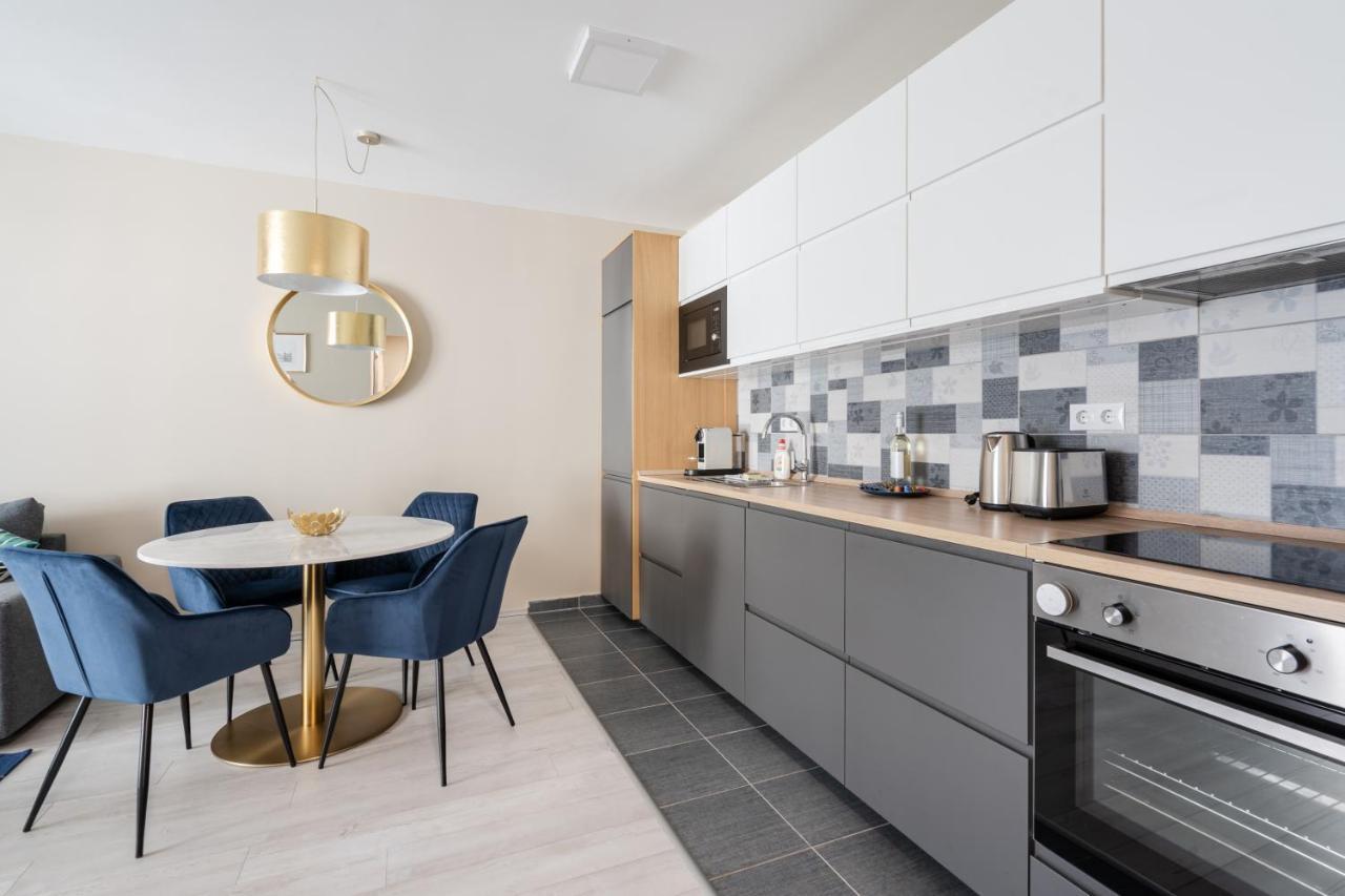 Navy Angel Apartment With Balcony Budapest Exterior photo
